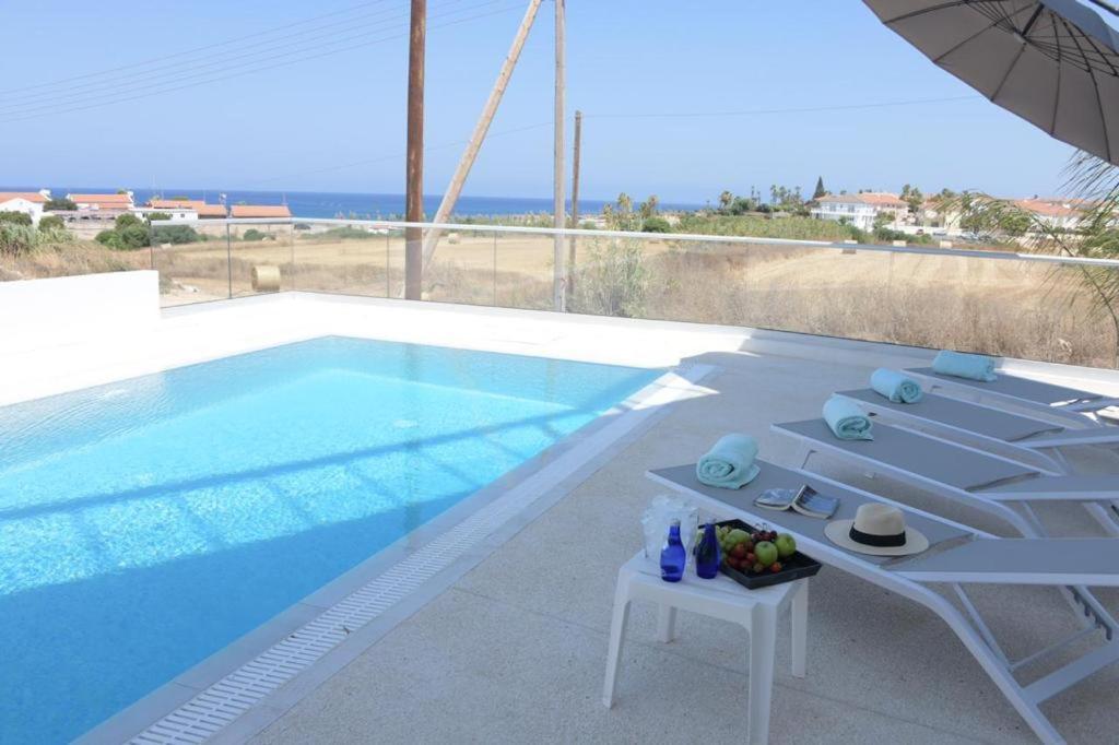 Seaside Luxury Villa Паралимни Экстерьер фото